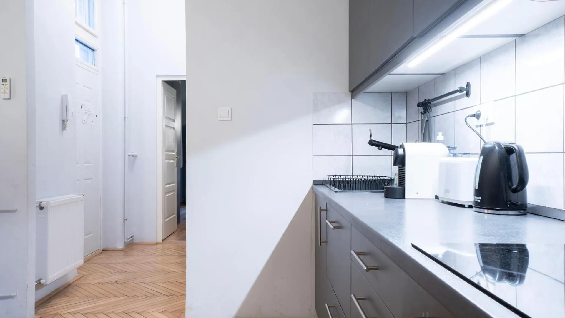 Super Comfort Apartment With 3 Rooms Next To Opera Budapest